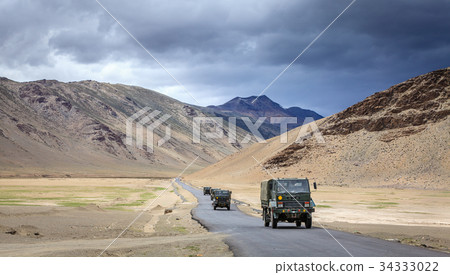 Road through Changthang plateau Road through Changthang plateau 34333022