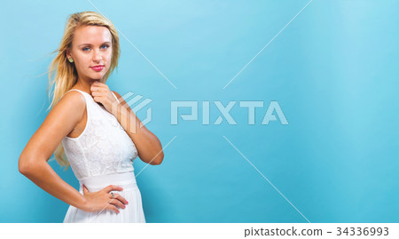 Beautiful young woman  34336993