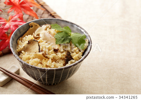 Matsutake mushroom rice 34341265