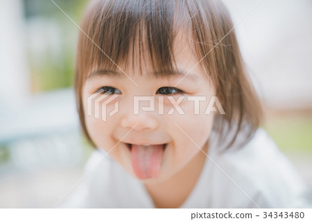 girl, young girl, little child 34343480