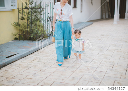 外出 出門 出去 34344127