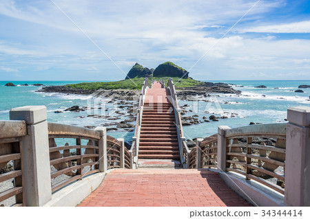 beautiful bridge in Sansiantai Taitung, Taiwan beautiful bridge in Sansiantai Taitung, Taiwan 34344414