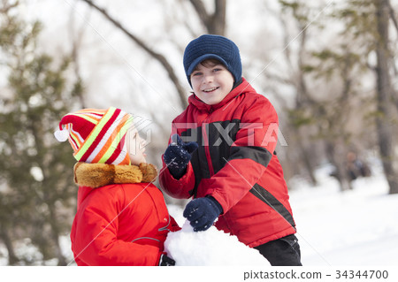 Winter active games Winter active games 34344700