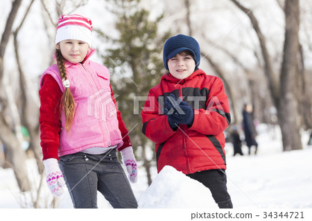 Winter active games 34344721