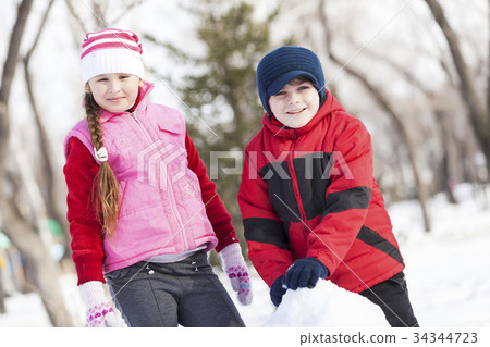 Winter active games 34344723