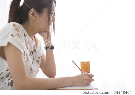 一個女人做筆記 一個女人做筆記 34348404