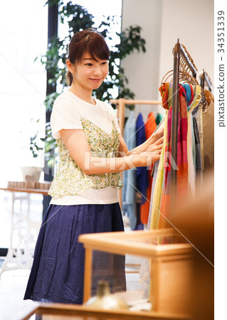 Shopping Shopping Women Goods Select shop Photography cooperation: TENOHA DAIKANYAM Shopping Shopping Women Goods Select shop Photography cooperation: TENOHA DAIKANYAM 34351339