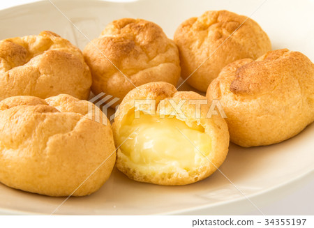 Cream puff candy sweet custard cream snack Suites 34355197