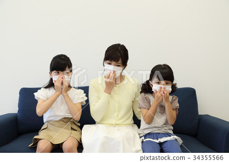 感冒的姐姐和母親 34355566