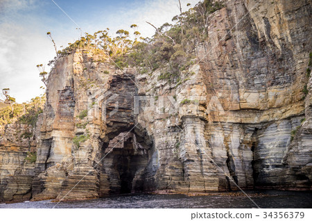 Tasman Arch, Tasman National Park, Tasmania 34356379