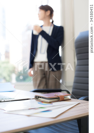 休閒商務女人 34380451