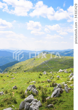 The scenery of Shikoku karst five steps plateau 34381429