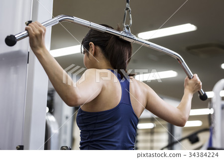 Woman who trains the spine 34384224