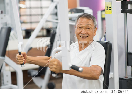 健身房高級活躍肌肉訓練 34386765