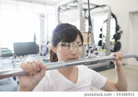 Female Training Machine Lat Pulldown Muscle Training 34386931