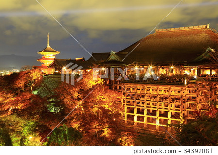 Autumn Kiyomizu Temple light up Autumn Kiyomizu Temple light up 34392081