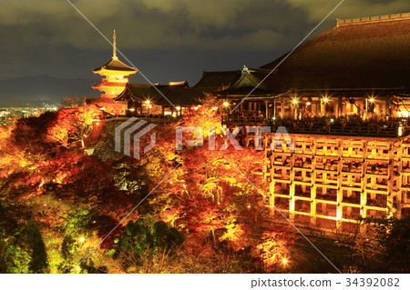 Autumn Kiyomizu Temple light up Autumn Kiyomizu Temple light up 34392082