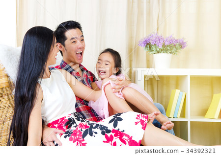 Happy family Happy family 34392321