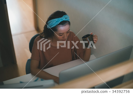 female, lady, woman 34392756