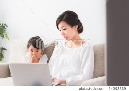 家庭工作媽媽圖像 家庭工作媽媽圖像 34392889