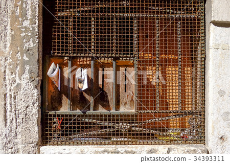 Rusted metal grid Rusted metal grid 34393311