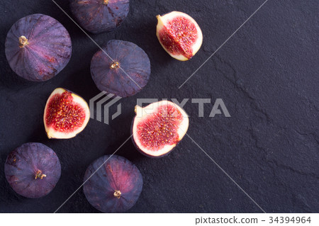 Ripe sweet figs Ripe sweet figs 34394964