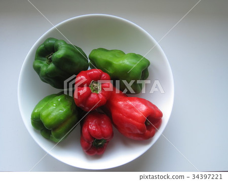 green pepper green pepper 34397221