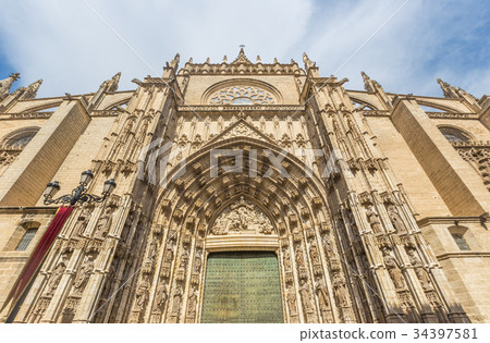 Cathedral of seville on summer ,Spain 34397581
