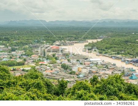 Fisherman village in Chumphon 34398261
