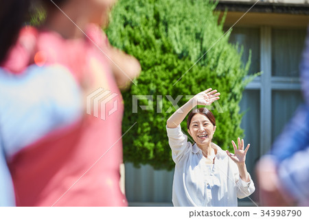 Elementary school ground 34398790