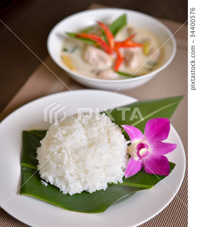Plate of Rice and Chicken Coconut Soup Plate of Rice and Chicken Coconut Soup 34400576