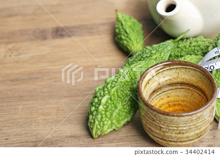 hot tea bitter melon 34402414