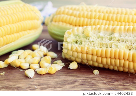 fresh corn fresh corn 34402428