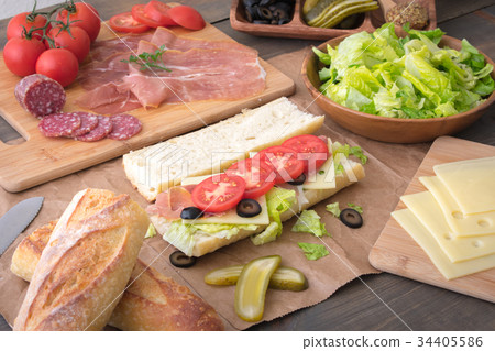 cooking italian sandwich 34405586