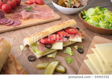 cooking italian sandwich 34405592