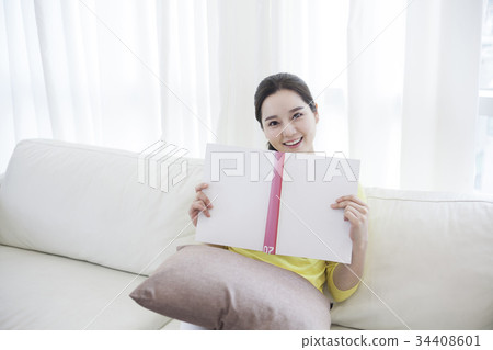 Young woman Young woman 34408601