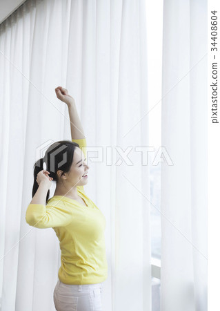 年輕的女人 34408604