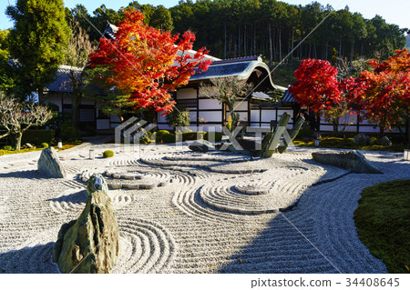 Koukuji寺廟的日本庭院在秋天在京都第2部分 34408645