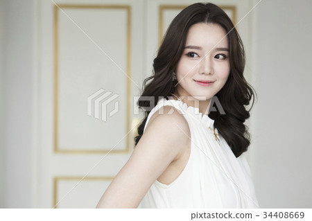 Young woman Young woman 34408669