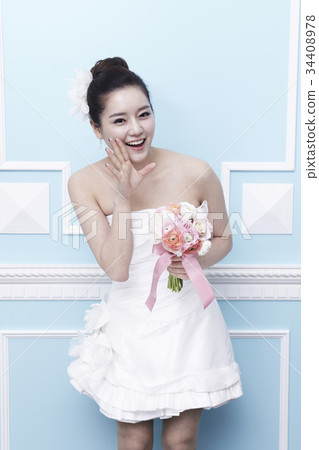 年輕的女人 年輕的女人 34408978
