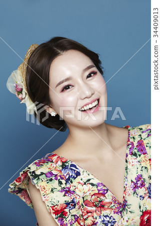 年輕的女人 年輕的女人 34409013