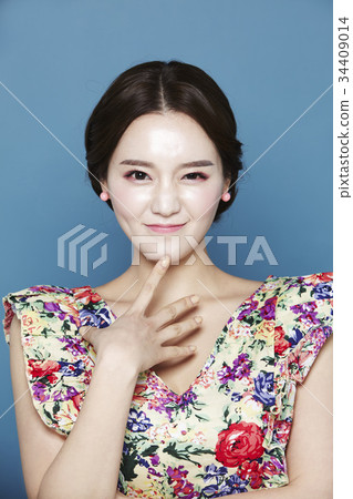 年輕的女人 年輕的女人 34409014