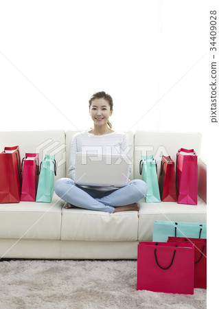 Young woman Young woman 34409028
