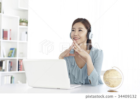 Young woman Young woman 34409132