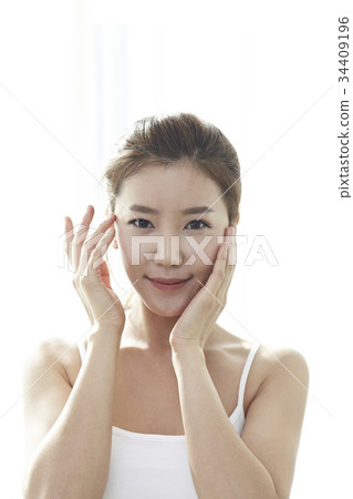 年輕的女人 年輕的女人 34409196