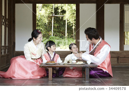 Family, hanbok 34409578