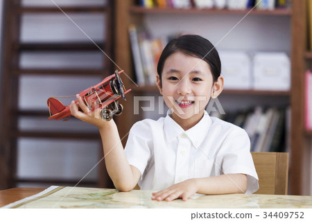 child child 34409752