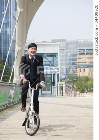 Businessman 34409920