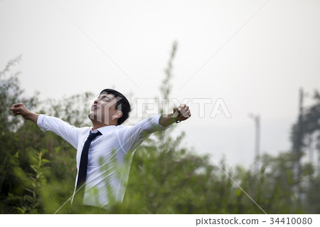 Businessman 34410080