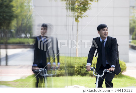 Businessman 34410132